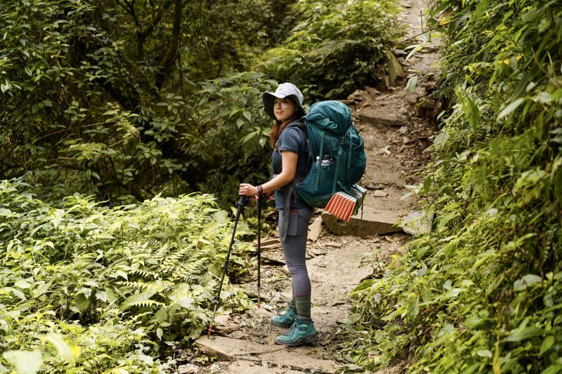 lowa徒步鞋怎么样，美女登山体验真实感受