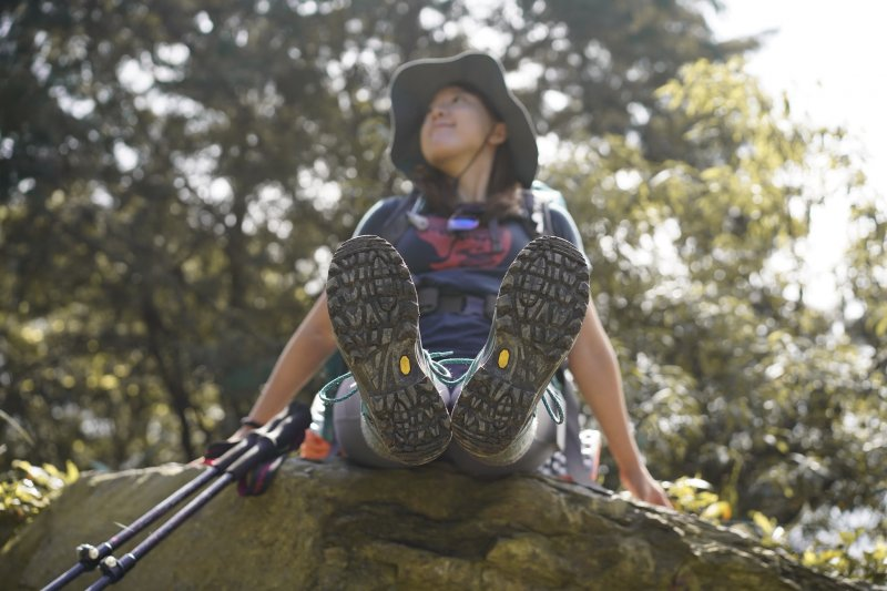 lowa徒步鞋怎么样，美女登山体验真实感受