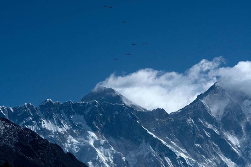 几乎每个登山者都在咳嗽，珠穆朗玛峰至少17人确诊