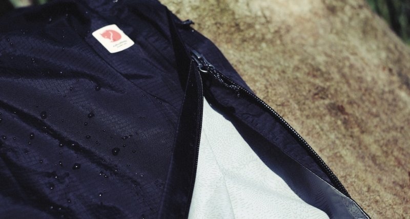 一分钱一分货,一件比较满意的的北极狐Fjällräven防水冲锋裤实测体验