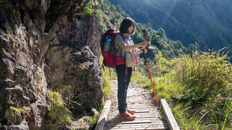 女生去爬山应该穿紧身运动裤? 这件Fjällräven北极狐登山裤好看还实用