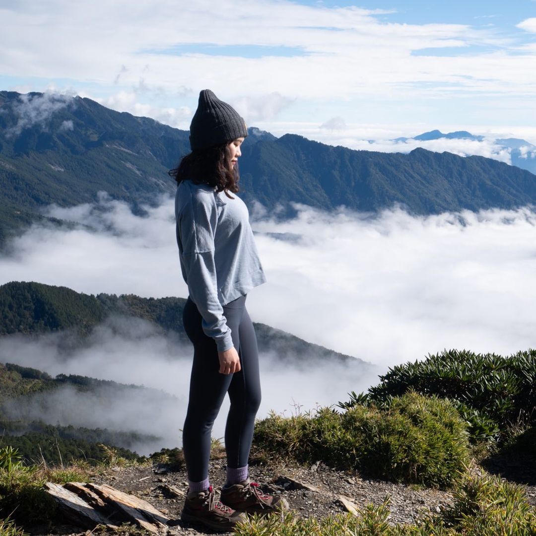 女生登山指南,女生户外爬山需要准备哪些装备_背包