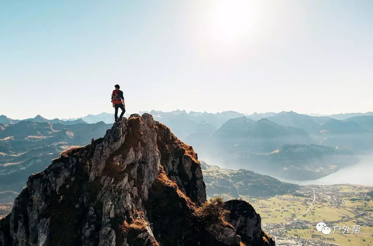 你喜欢徒步登山的原因是什么？